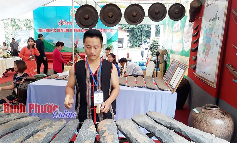 Văn h&oacute;a sao lạ l&ugrave;ng?