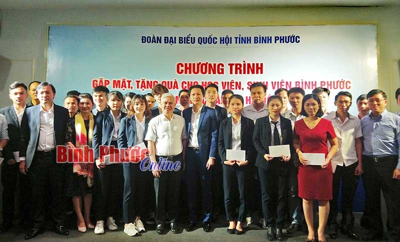 Đo&agrave;n ĐBQH B&igrave;nh Phước gặp mặt động vi&ecirc;n sinh vi&ecirc;n, học vi&ecirc;n tại H&agrave; Nội