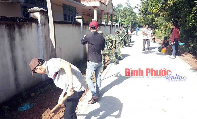 Đoàn viên thanh niên góp sức xây dựng nông thôn mới ở Lộc Thịnh