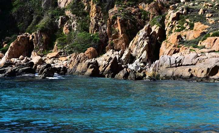 Khám phá vẻ đẹp hoang sơ của vịnh Vĩnh Hy - Ninh Thuận