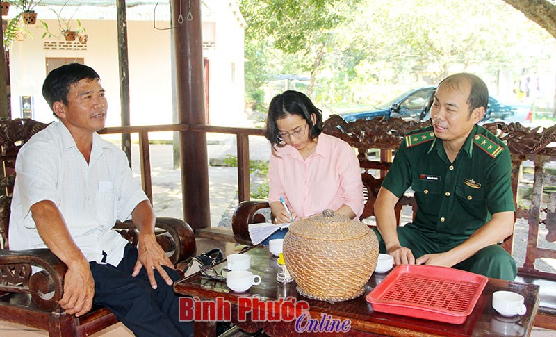 Sắt son nghĩa t&igrave;nh bi&ecirc;n giới