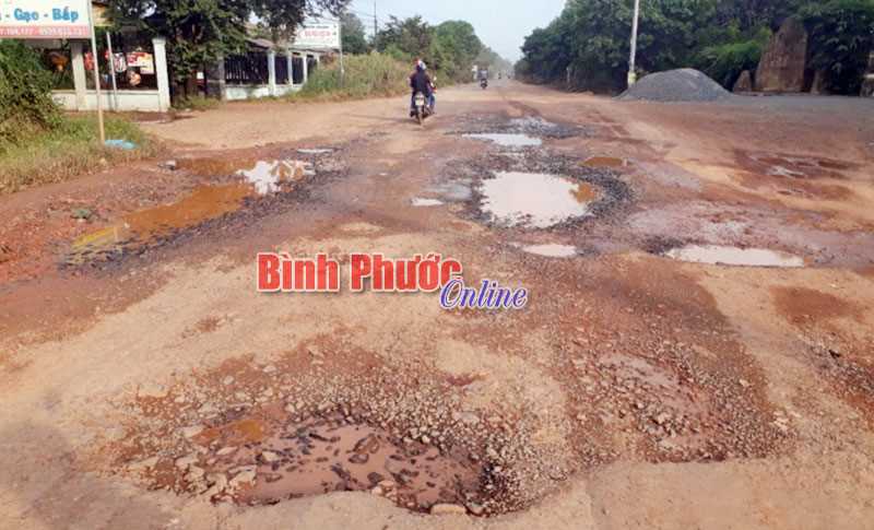 Đường Tân Khai - Minh Lập xuống cấp nghiêm trọng