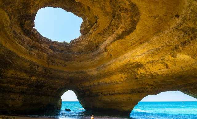 Điểm danh những bãi biển đẹp nhất Bồ Đào Nha