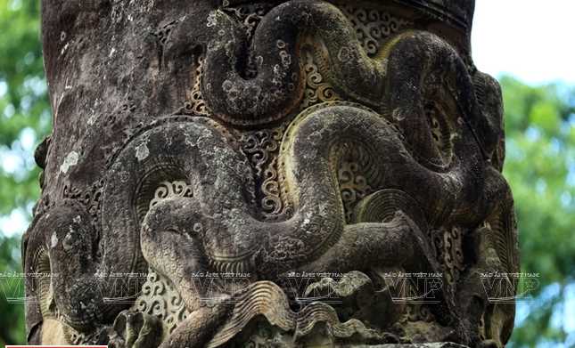 Bí ẩn cột đá chùa Dạm tạo sức hút kỳ diệu với du khách thập phương
