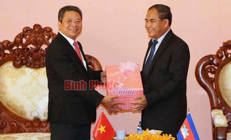 B&igrave;nh Phước tiếp 64 đo&agrave;n kh&aacute;ch quốc tế đến thăm v&agrave; l&agrave;m việc