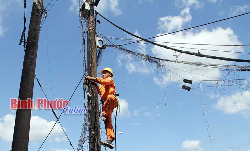 Hơn 400 triệu đồng khắc phục sự cố gây mất điện tại ấp 3B, xã Minh Hưng