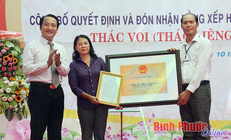 Đ&oacute;n bằng xếp hạng di t&iacute;ch cấp tỉnh th&aacute;c Voi