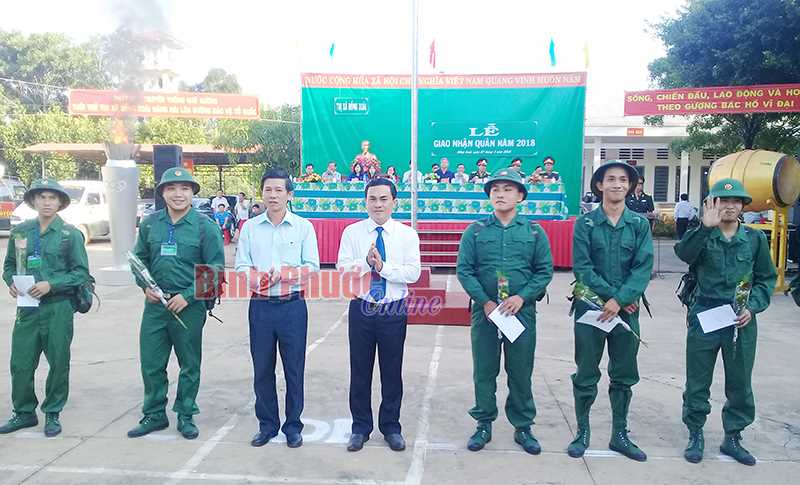 Đồng Xo&agrave;i, Chơn Th&agrave;nh x&eacute;t duyệt ch&iacute;nh trị, ch&iacute;nh s&aacute;ch thanh ni&ecirc;n nhập ngũ năm 2019