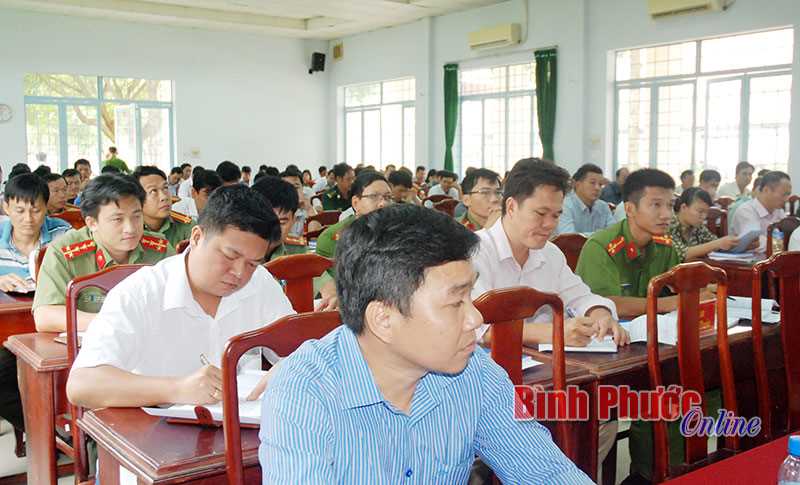 Sẽ sửa đổi, bổ sung 4 luật v&agrave; 5 nghị định li&ecirc;n quan đến c&aacute;n bộ, c&ocirc;ng chức