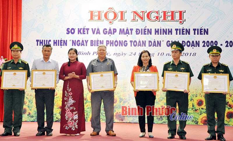 Sơ kết 10 năm Ng&agrave;y bi&ecirc;n ph&ograve;ng to&agrave;n d&acirc;n