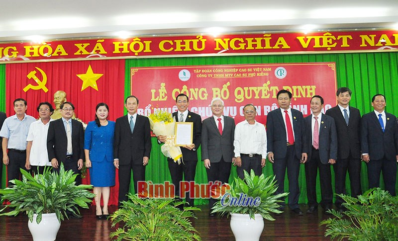 Đồng chí Lê Tiến Vượng giữ chức Tổng giám đốc Công ty cao su Phú Riềng