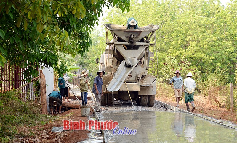 Nhân dân Bình Long đóng góp hơn 3,1 tỷ đồng làm đường