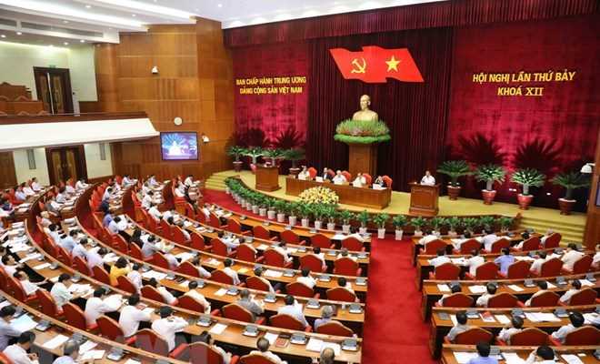 Đề cao tr&aacute;ch nhiệm của cấp ủy, người đứng đầu trong giới thiệu nh&acirc;n sự