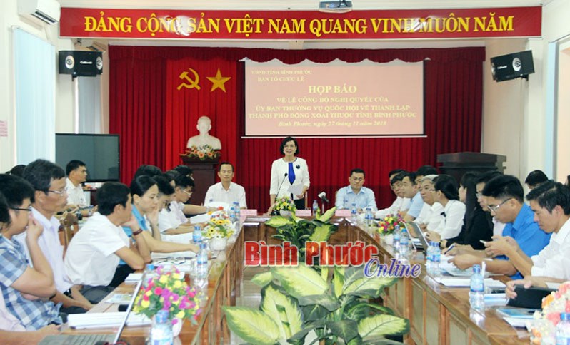 Họp b&aacute;o về lễ c&ocirc;ng bố th&agrave;nh lập th&agrave;nh phố Đồng Xo&agrave;i