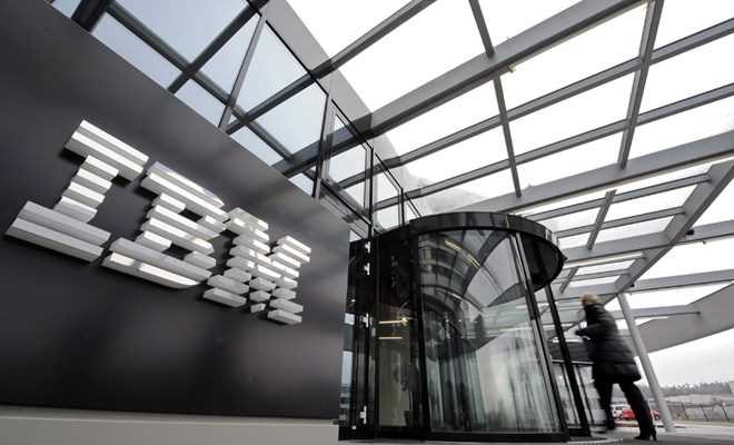 S&P hạ bậc xếp hạng tín nhiệm của IBM sau vụ mua lại Red Hat