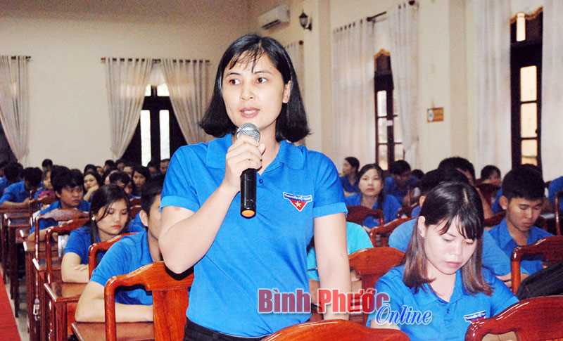 Cán bộ đoàn góp ý sửa đổi Luật Thanh niên