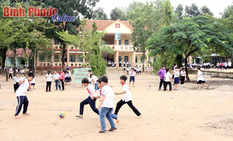 Tiểu học Minh Lập chăm lo học sinh nghèo