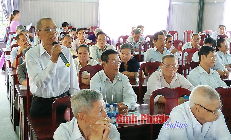 Gặp mặt c&aacute;c đảng vi&ecirc;n cao tuổi Đảng