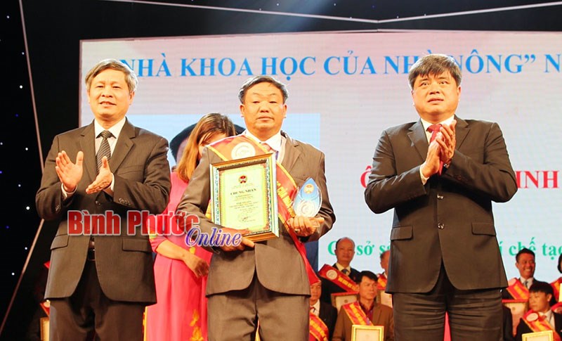 N&ocirc;ng d&acirc;n B&igrave;nh Phước được t&ocirc;n vinh &ldquo;Nh&agrave; khoa học của nh&agrave; n&ocirc;ng&rdquo;