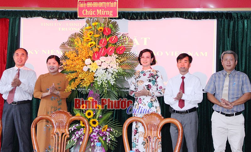 Kỷ niệm 36 năm Ngày nhà giáo Việt Nam