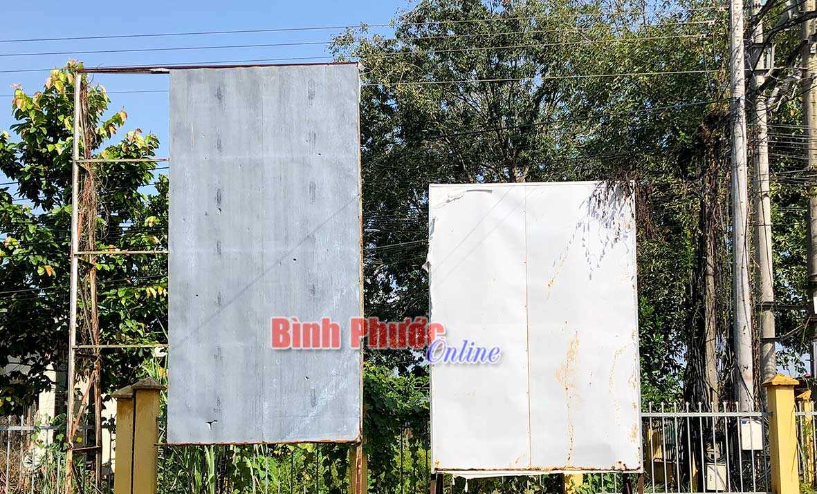 Cần sớm sửa chữa pa-n&ocirc; tuy&ecirc;n truyền