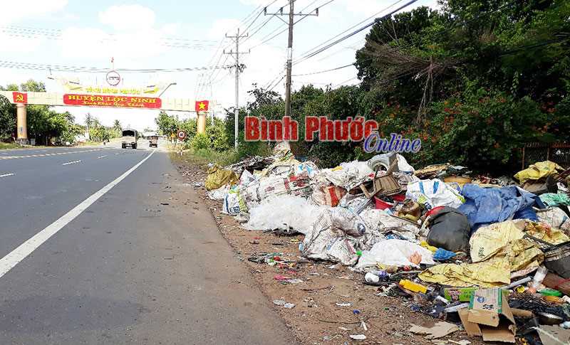 Mất mỹ quan cửa ngõ huyện