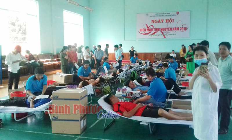Phú Riềng thu 302 đơn vị máu tình nguyện