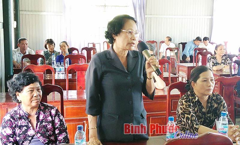 Đại biểu HĐND tỉnh tiếp x&uacute;c cử tri Chơn Th&agrave;nh, Đồng Ph&uacute;