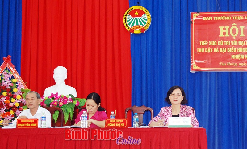 Đại biểu HĐND tỉnh tiếp x&uacute;c cử tri 2 x&atilde; T&acirc;n Hưng, Long H&agrave;