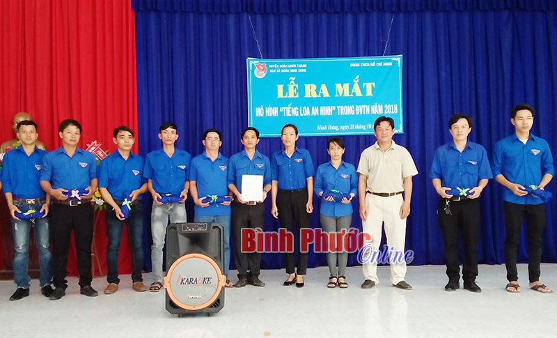 Chơn Thành ra mắt mô hình “Tiếng loa an ninh”