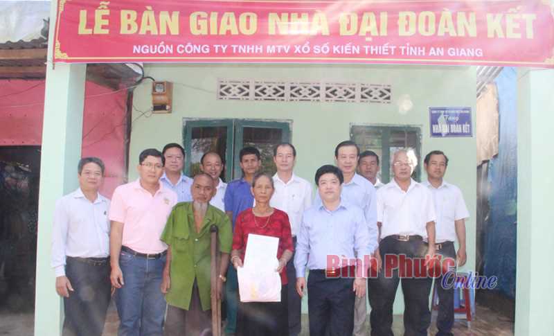 Xổ số kiến thiết An Giang tặng 10 nhà đại đoàn kết