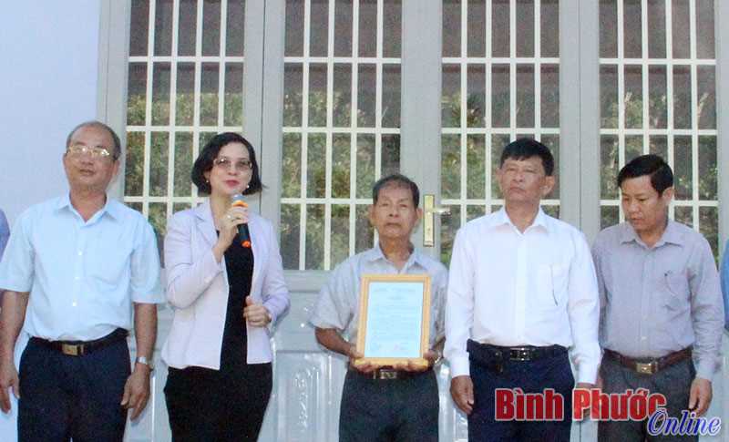 Đảng viên Hồ Đình Siêu được tặng nhà tình thương