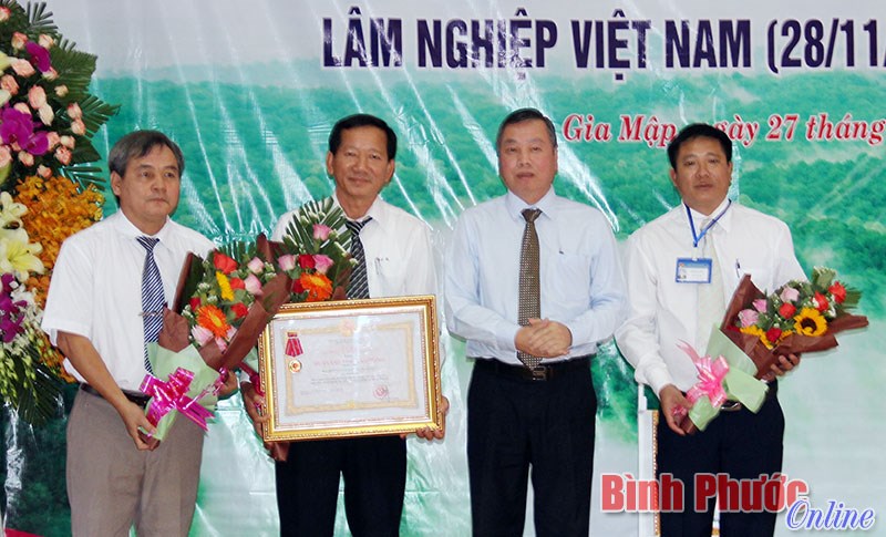 Vườn quốc gia B&ugrave; Gia Mập đ&oacute;n nhận Hu&acirc;n chương Lao động hạng Ba