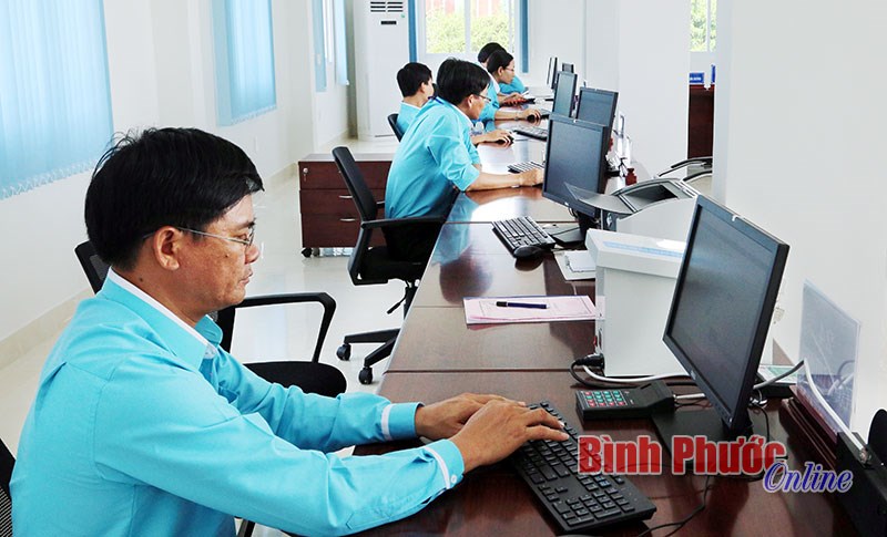 Nghị quyết đưa ch&iacute;nh quyền điện tử B&igrave;nh Phước v&agrave;o hiện thực