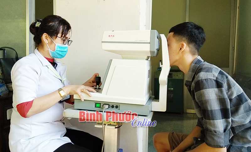 Chơn Th&agrave;nh: Ph&aacute;t lệnh gọi 491 thanh ni&ecirc;n kh&aacute;m sức khỏe NVQS