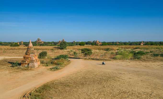 Khám phá thành phố vạn đền trên lưng ngựa ở Myanmar