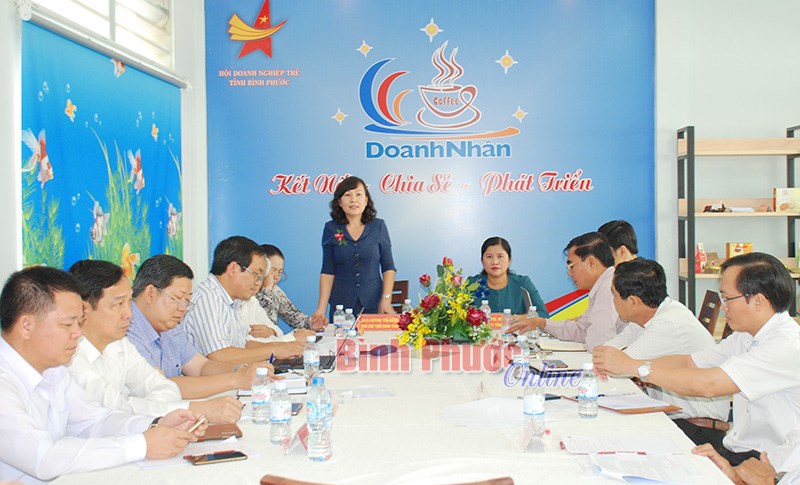 L&atilde;nh đạo tỉnh tiếp doanh nghiệp định kỳ th&aacute;ng 10