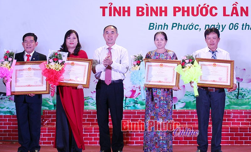Những điển h&igrave;nh &ldquo;Hoa việc thiện - L&agrave;m theo lời B&aacute;c&rdquo;