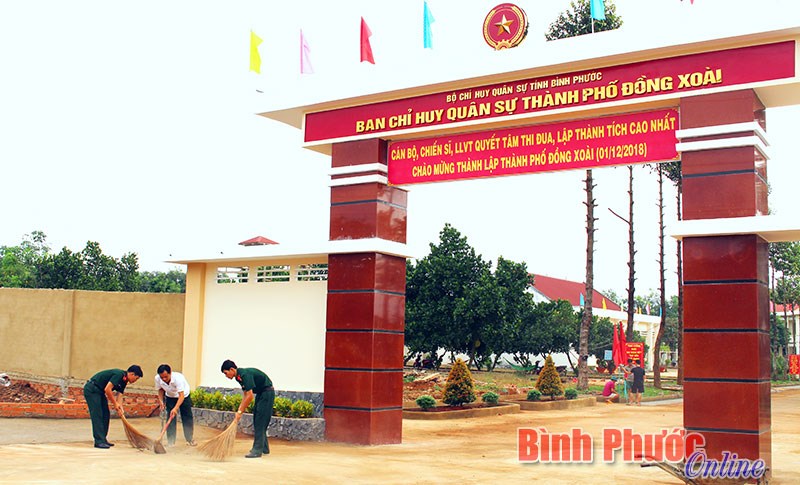 Lực lượng vũ trang thi đua ch&agrave;o mừng th&agrave;nh lập th&agrave;nh phố Đồng Xo&agrave;i