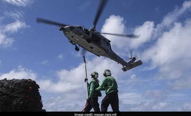 Máy bay trực thăng rơi trên tàu sân bay Mỹ ở Thái Bình Dương