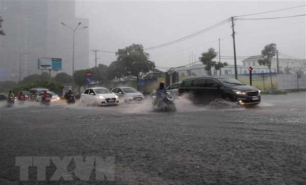 Không khí lạnh tăng cường xuống phía Nam, Nam Trung Bộ có mưa lớn