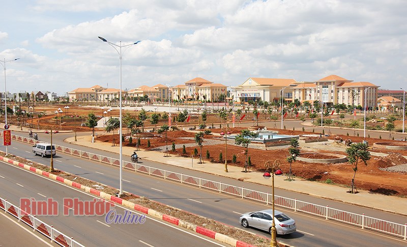 Phước Long phấn đấu trở th&agrave;nh trung t&acirc;m kinh tế ph&iacute;a Bắc tỉnh 