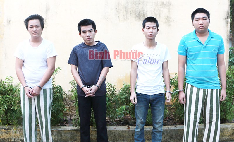Nh&oacute;m con nghiện chuy&ecirc;n trộm cắp ở Chơn Th&agrave;nh bị bắt