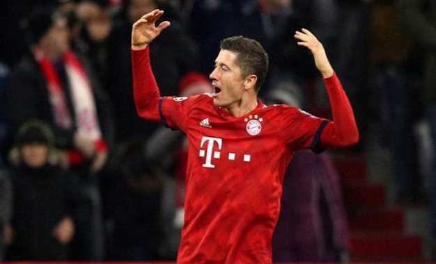 Lewandowski cán mốc lịch sử trong ngày Bayern thắng hủy diệt