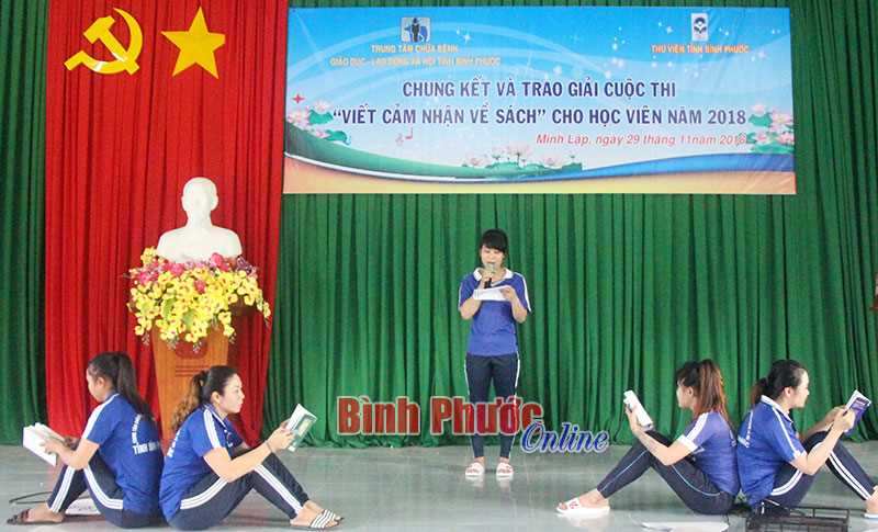 Trao giải cuộc thi &ldquo;Viết cảm nhận về s&aacute;ch&rdquo;