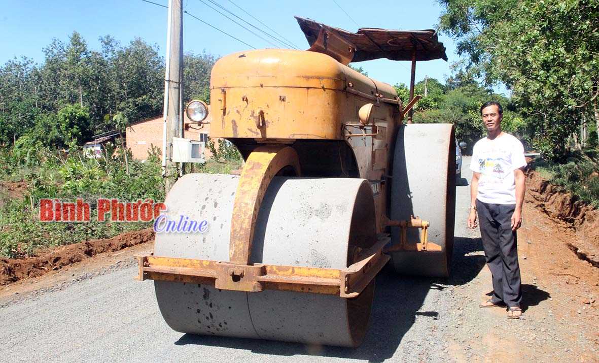 Thôn 4, xã Phước Sơn đẩy mạnh làm đường giao thông