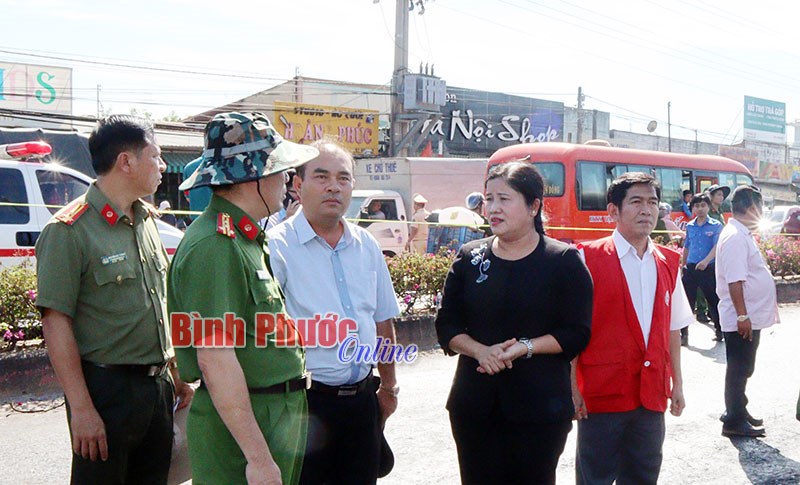 Lãnh đạo tỉnh thăm, động viên, hỗ trợ các gia đình bị hỏa hoạn ở Minh Hưng