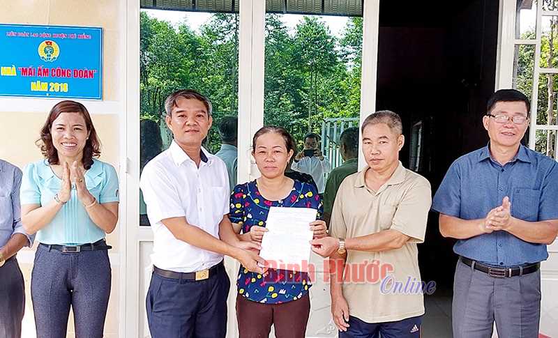 Thêm 2 “Mái ấm công đoàn” tặng đoàn viên