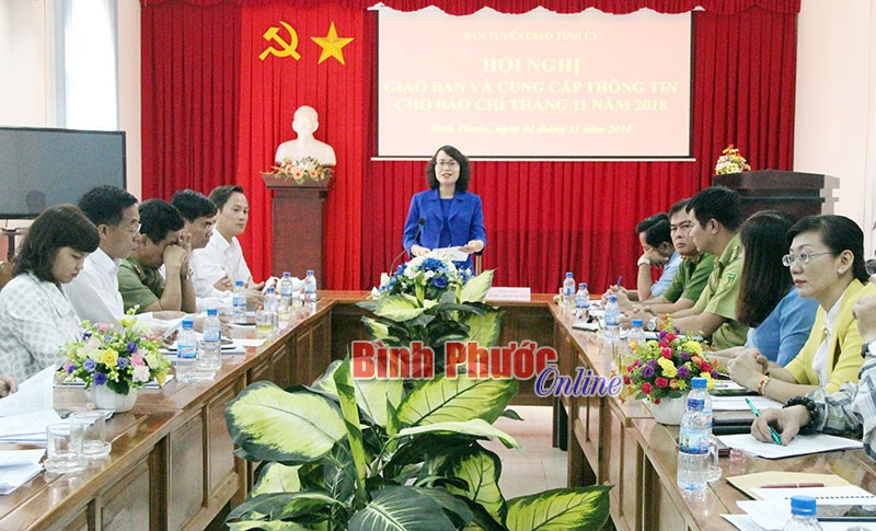 Chủ động li&ecirc;n hệ với Ban Tuy&ecirc;n gi&aacute;o Tỉnh ủy v&agrave; Sở TT-TT để được cung cấp th&ocirc;ng tin chuẩn x&aacute;c, kịp thời