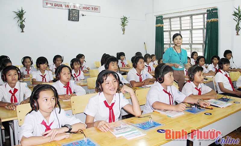Tinh giản 50% nhân viên chuyên trách các trường học